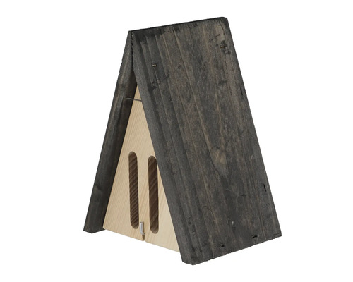 Houten insectenhotel in driehoekige vorm