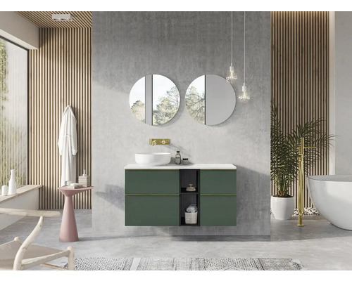 Badkamer met wastafel, ronde spiegels en bad voor een heldere en ruimtelijke sfeer