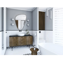 Moderne badkamer met wastafelonderkast, spiegel en vrijstaand bad