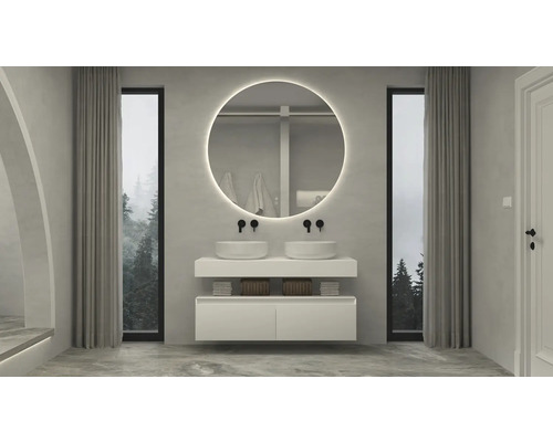 Lichte badkamer met dubbele wastafel, ronde spiegel met achtergrondverlichting en raam