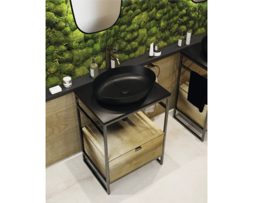 Moderne badkamer met zwarte opzetwastafel, wastafelonderkast en houten lade.