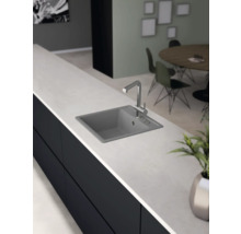 Spoelbak met kraan op werkblad