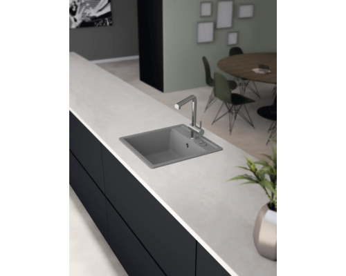 Spoelbak met kraan op werkblad