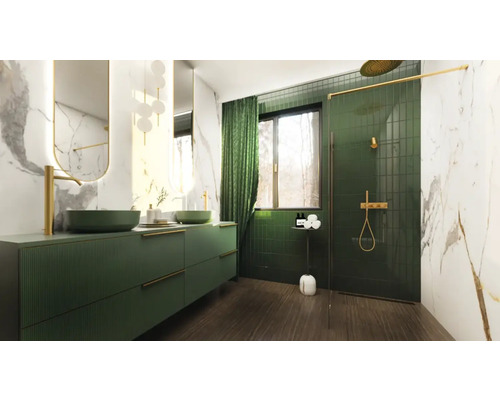 Badkamer met groene wastafel, spiegel, douche en marmeren wanden