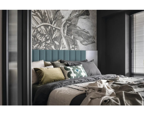 MOLLIS Wandkussen Salva groenblauw 15x60 cm Slaapkamer met bed, kussens, sprei en bloemrijke muurschildering