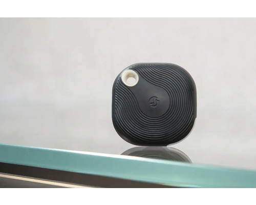 Zwarte sleutelvinder met golfpatroon