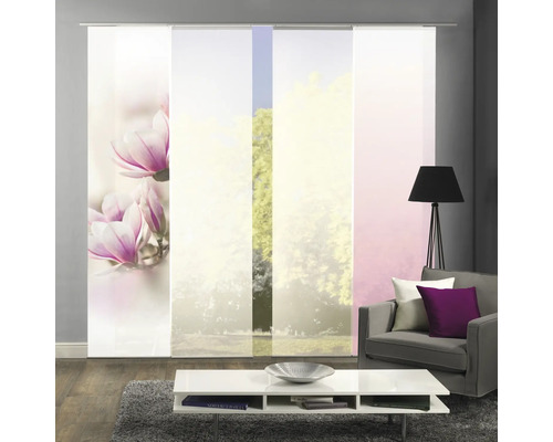 Woonkamer met schuifpanelen met bloem- en landschapmotief