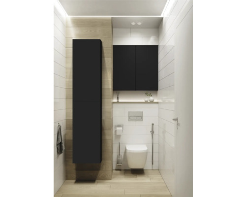 Moderne badkamer met zwarte hangkasten, wandcloset en lichte tegels.