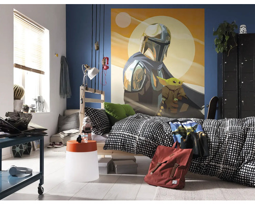 Jongenskamer met bed, bureau en Star Wars decoratie
