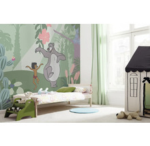 Kinderkamer met Jungleboekbehang, bed en speelhuis