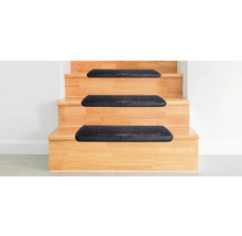 Houten trap met trapmatten