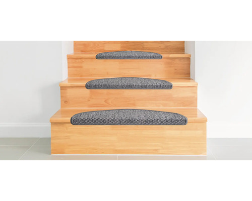 Houten trap met trapmatten