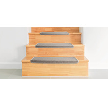 Houten trap met trapmatten