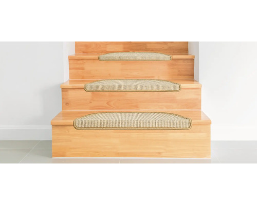 Houten trap met trapmatten