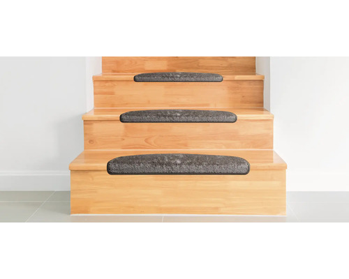 Houten trap met trapmatten