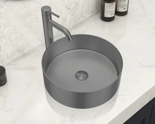 Opzetwastafel met kraan op wastafel