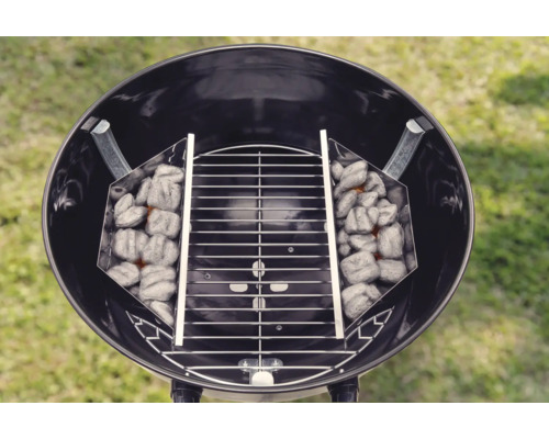 Bolvormige barbecue met houtskoolhouder en grillrooster