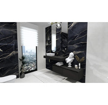 Badkamer met zwart marmer, wastafelmeubel met opzetwastafel, spiegel en raam