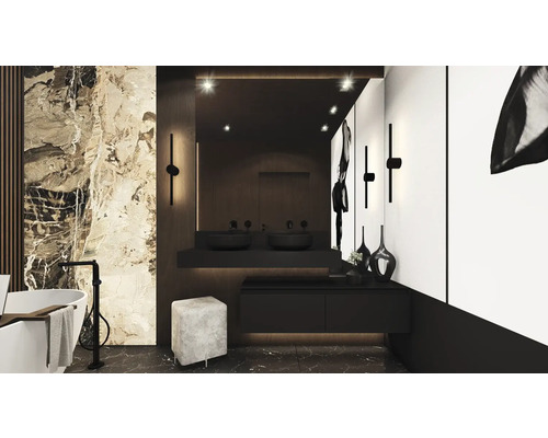 Moderne badkamer met ligbad, wastafelmeubel met twee wastafels, spiegel en decoratieve elementen.