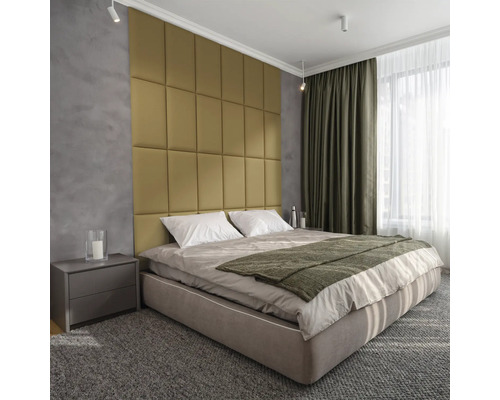 Slaapkamer met bed, nachtkastje en wandpanelen