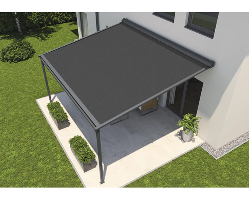 Overkapping met stoffen dak in de tuin