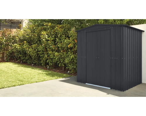 Metalen tuinhuis in een buitenomgeving