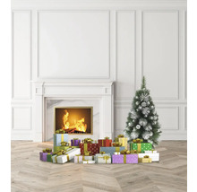 Kerstscène met open haard, kerstboom en cadeaus