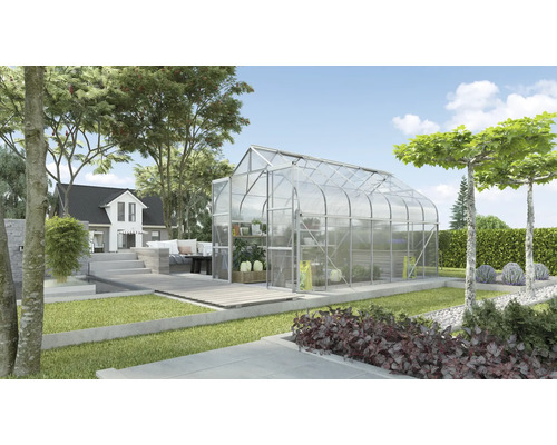 Tuinkas in tuin met planten en tuinmeubelen