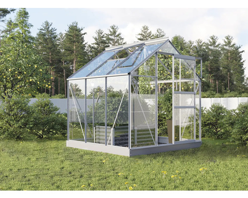 VITAVIA Kweekkas Venus 3800 aluminium met enkel veiligheidsglas 3 mm 195 x 195 cm Serre met aluminium frame en glas op een gazon.