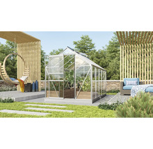 Tuinkas in de tuin met hangmand, houten pergola en tuinmeubelen