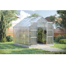 Tuinkas met open deuren in de tuin