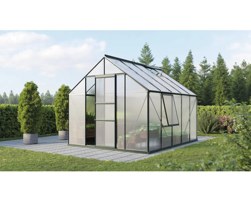 Tuinkas met open raam en schuifdeur in de tuin