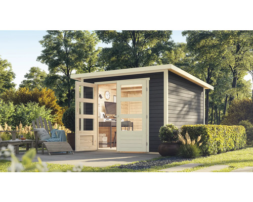 Modern tuinhuis met open glazen deuren en kantoormeubilair in de tuin.