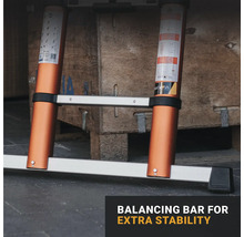 Uitgeschoven ladder met stabilisatorstang voor extra stabiliteit.