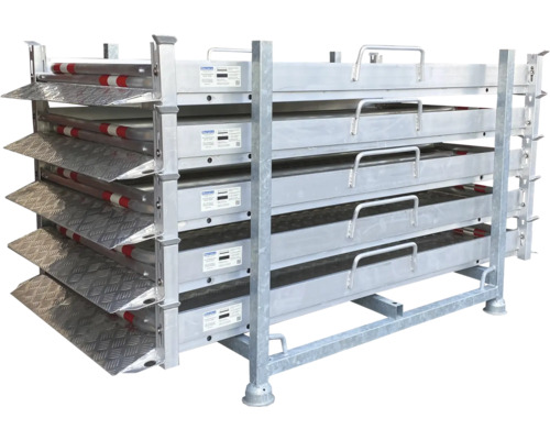 Gestapelde aluminium transportrekken voor veilig transport