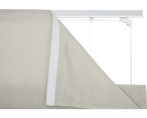 Detail van een rolgordijn met zijgeleiding