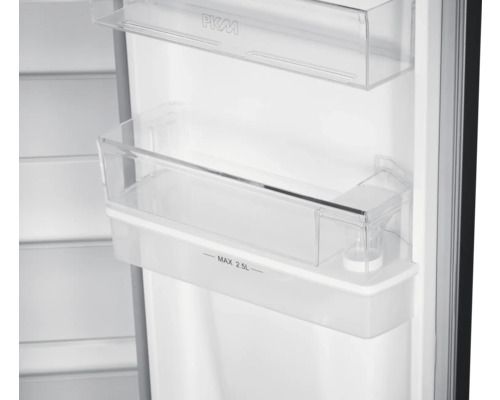 Binnenaanzicht van een koelkast met deurvakken