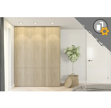 Slaapkamer met inbouwkast en plant in mand