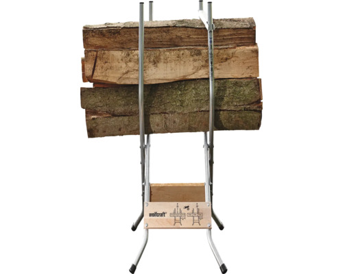 Brandhout wipzaag met houten stammen