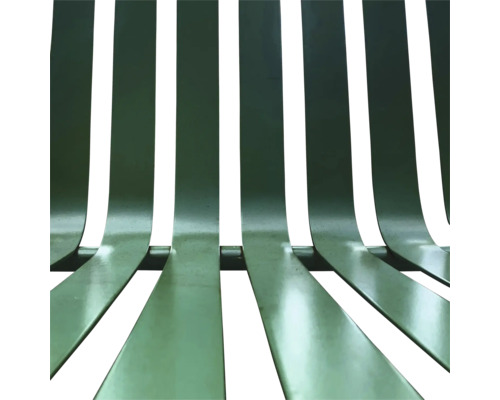 Detailopname van een metalen parkbank