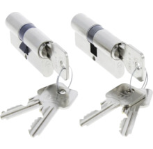 Twee deurcilinders met sleutels