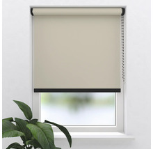 Beige rolgordijn op raam met kettingbediening