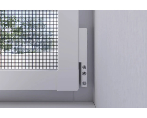 Detailopname van een insectenraam met bevestiging aan het raamkozijn