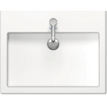 Bovenaanzicht van een rechthoekige wastafel met kraan