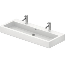 Wastafel met twee kranen