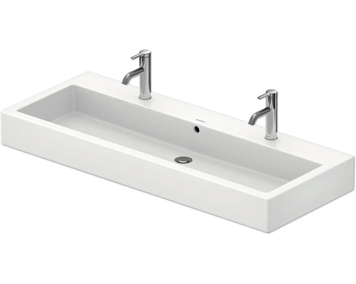 Wastafel met twee kranen