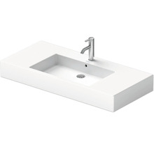 Wastafel met kraan voor de badkamer