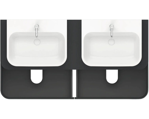 Dubbele wastafel met twee wasbakken en armaturen