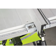 Detail van een tafelzaag met meetschaal en aanslag