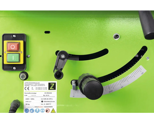 Detail van een cirkelzaag met schakelaars en hoekinstelling